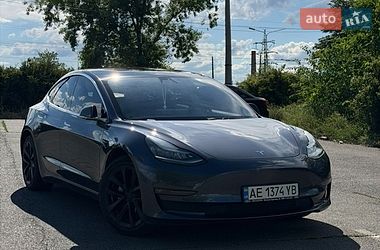 Седан Tesla Model 3 2018 в Кривому Розі