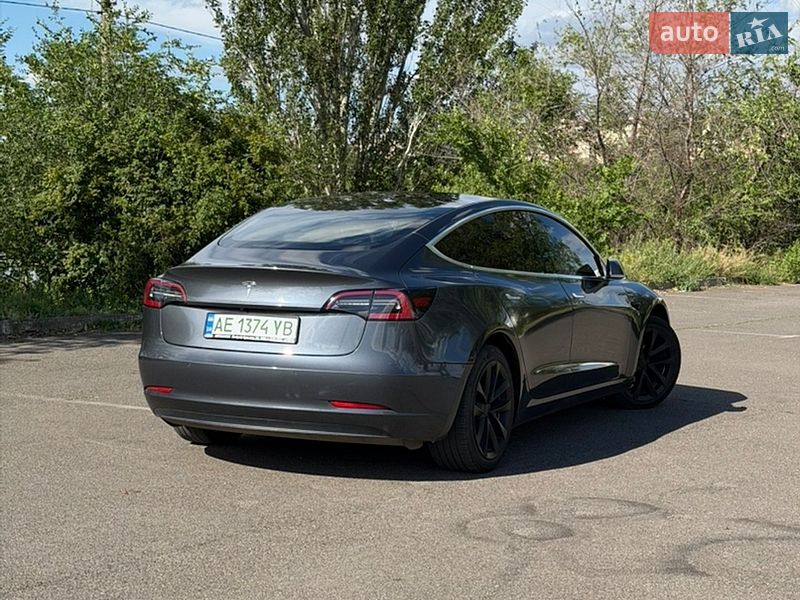 Седан Tesla Model 3 2018 в Кривому Розі
