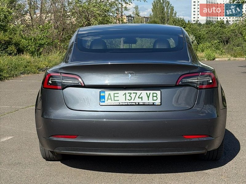Седан Tesla Model 3 2018 в Кривому Розі