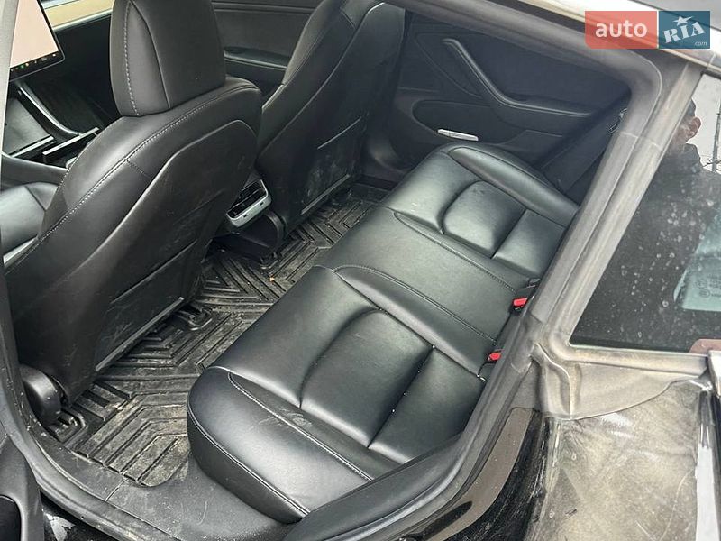 Седан Tesla Model 3 2018 в Києві