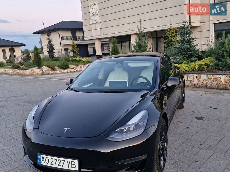 Tesla Model 3 2023