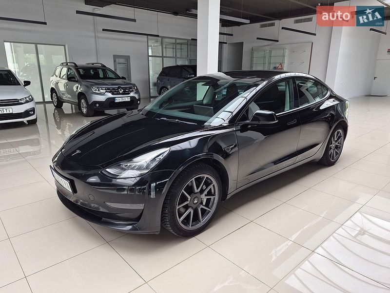 Седан Tesla Model 3 2022 в Хмельницком