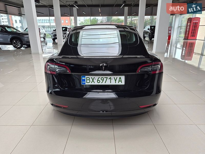 Седан Tesla Model 3 2022 в Хмельницком