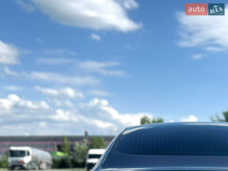 Седан Tesla Model 3 2020 в Львове