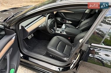 Седан Tesla Model 3 2023 в Днепре