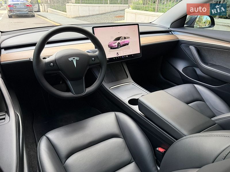 Седан Tesla Model 3 2023 в Киеве