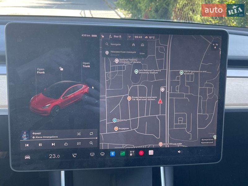 Седан Tesla Model 3 2018 в Львове