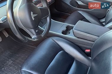 Седан Tesla Model 3 2018 в Львові