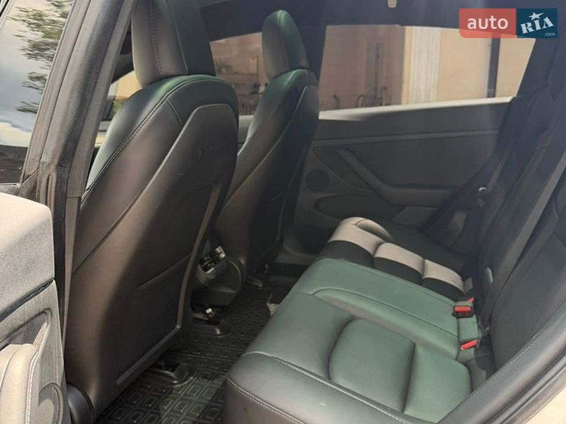 Седан Tesla Model 3 2023 в Одессе