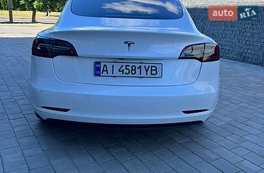 Седан Tesla Model 3 2021 в Киверцах