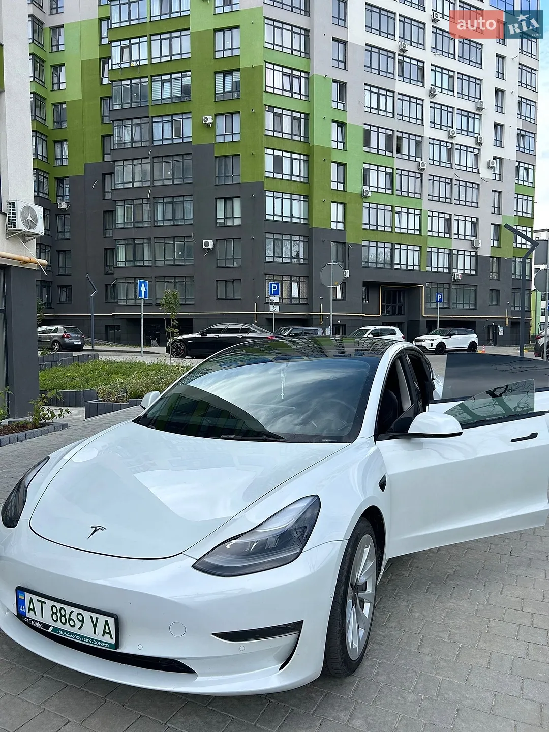 2022 Tesla Model 3 - фото 1