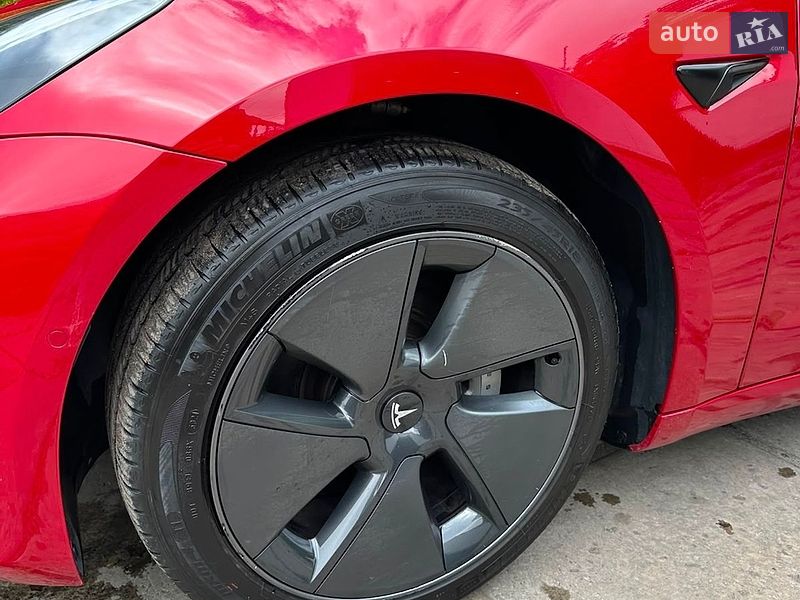Седан Tesla Model 3 2021 в Ходореві