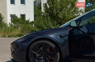 Седан Tesla Model 3 2024 в Ровно