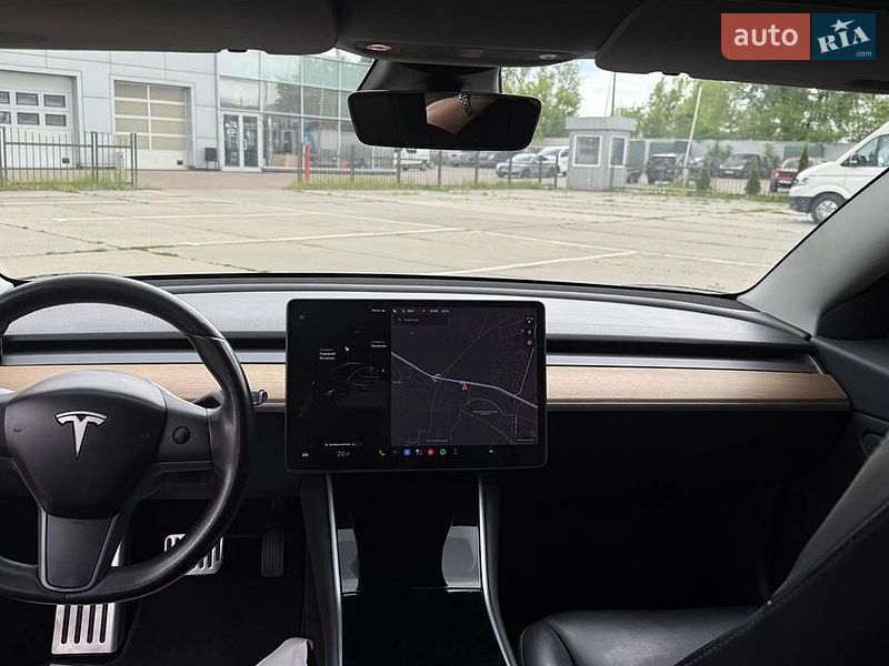Седан Tesla Model 3 2019 в Киеве