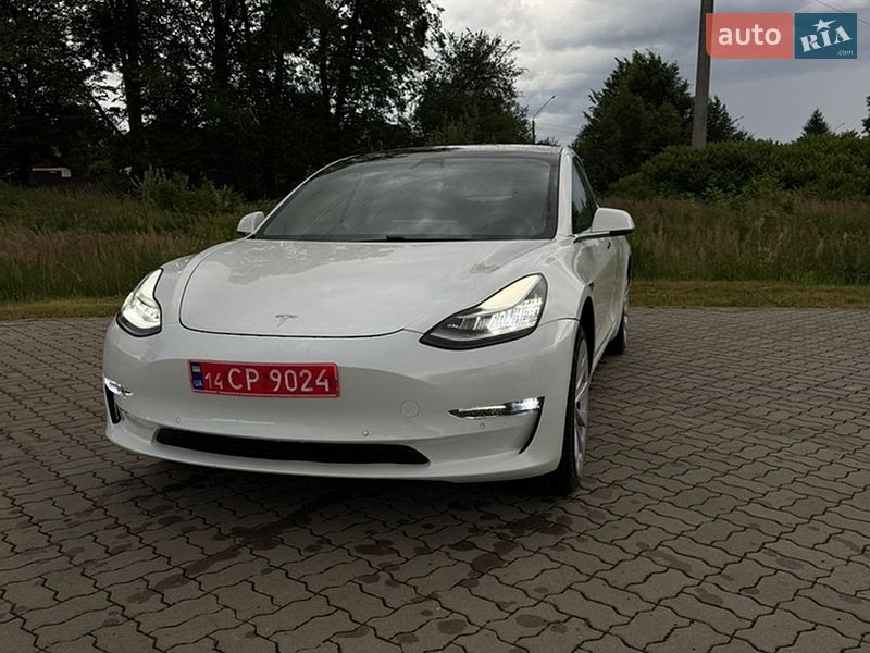 Седан Tesla Model 3 2019 в Стрые