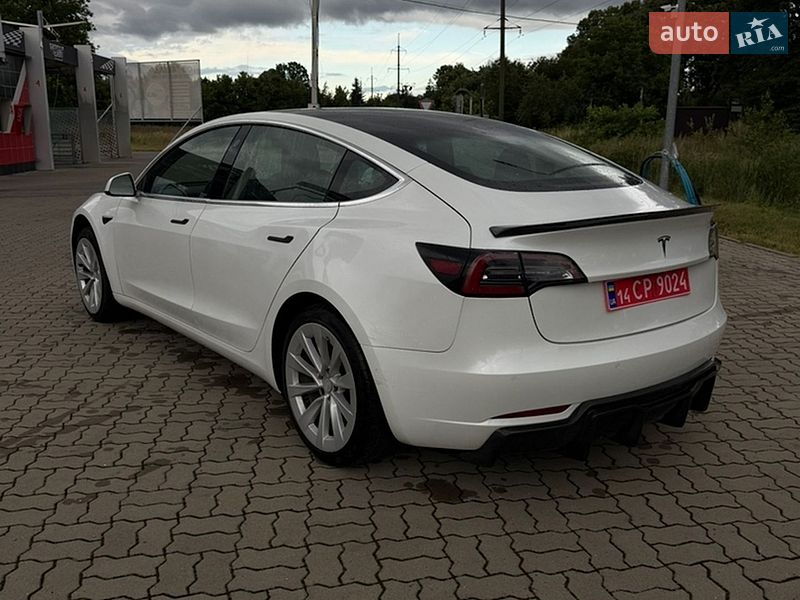 Седан Tesla Model 3 2019 в Стрые