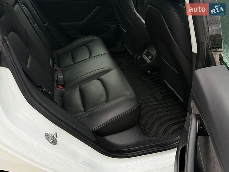 Седан Tesla Model 3 2019 в Стрые