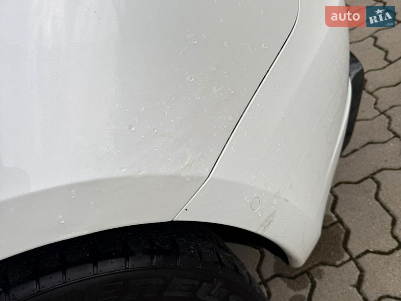 Седан Tesla Model 3 2019 в Стрые