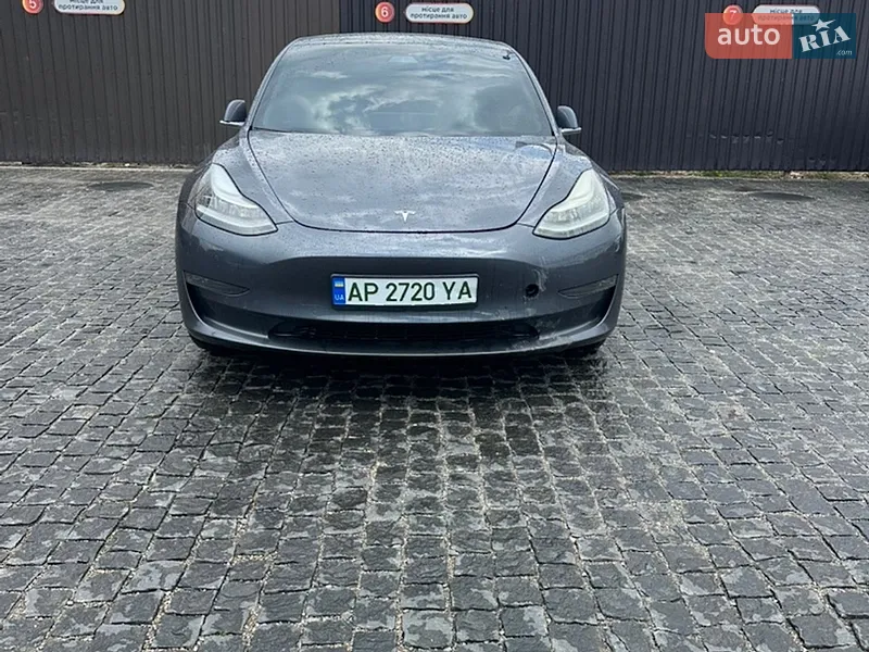 Tesla Model 3 2020