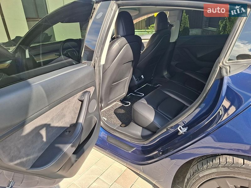 Седан Tesla Model 3 2022 в Вінниці