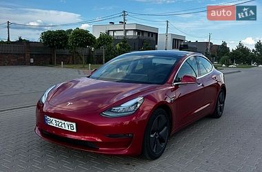 Седан Tesla Model 3 2019 в Ровно Седан Tesla Model 3 2019 в Ровно