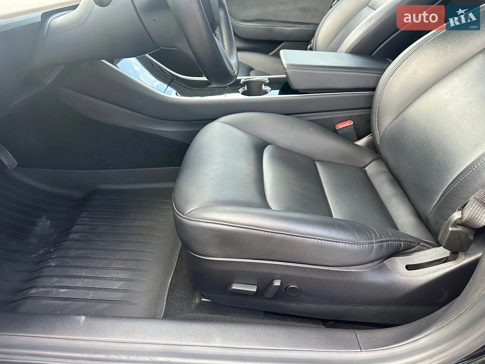 2018 Tesla Model 3 - мініатюра 13