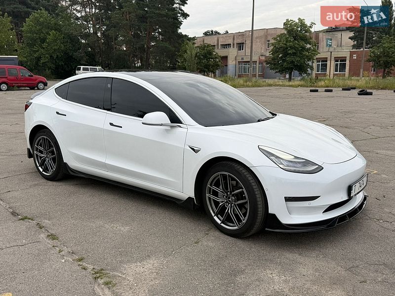 Седан Tesla Model 3 2019 в Киеве фото 4 Седан Tesla Model 3 2019 в Киеве