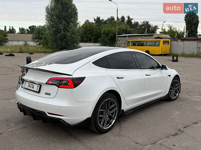 Седан Tesla Model 3 2019 в Киеве фото 5 Седан Tesla Model 3 2019 в Киеве