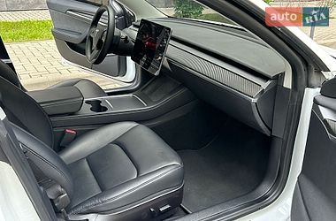 Седан Tesla Model 3 2022 в Броварах