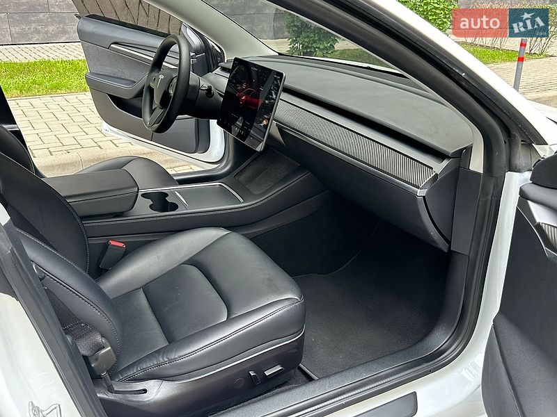 Седан Tesla Model 3 2022 в Броварах