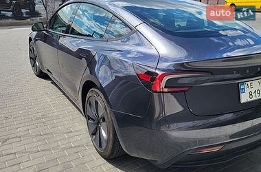 Седан Tesla Model 3 2025 в Нікополі