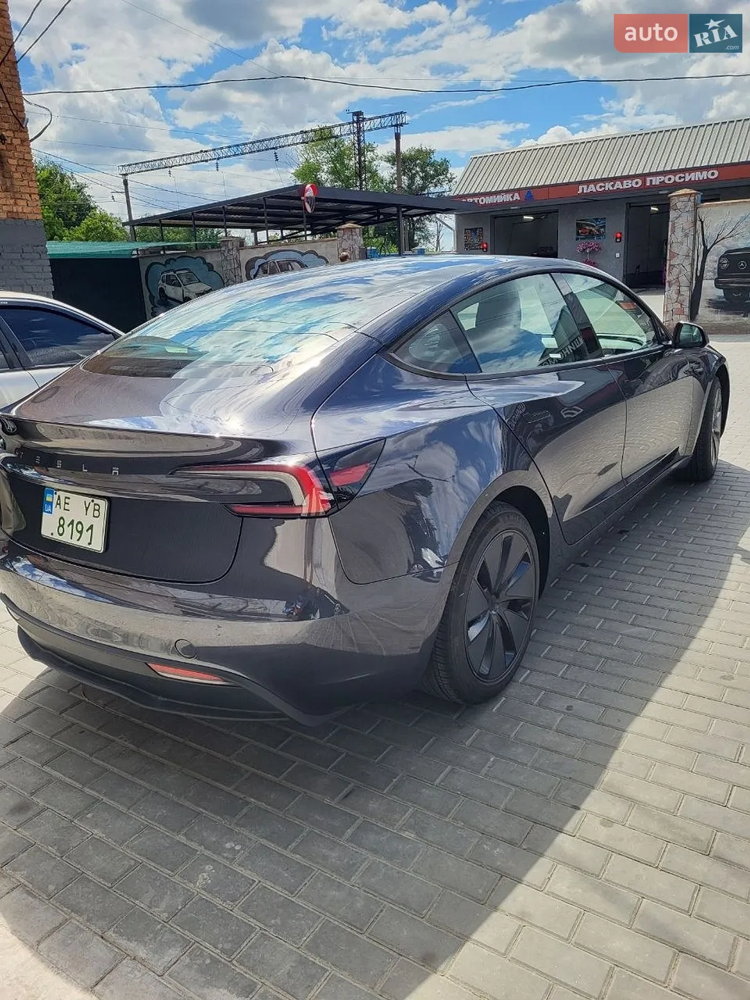 2025 Tesla Model 3 - мініатюра 5
