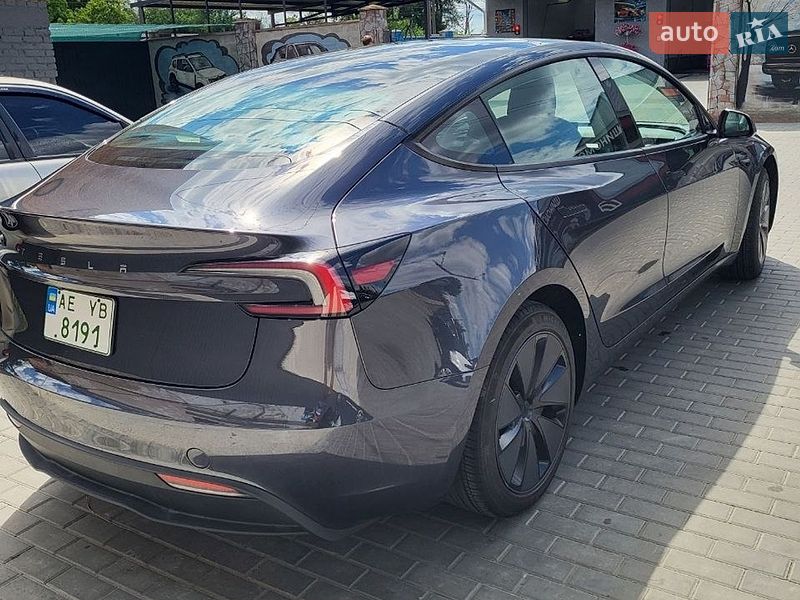 Седан Tesla Model 3 2025 в Никополе фото 5 Седан Tesla Model 3 2025 в Никополе