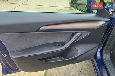 Седан Tesla Model 3 2021 в Солотвине