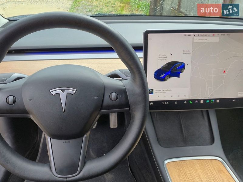 Седан Tesla Model 3 2021 в Солотвине