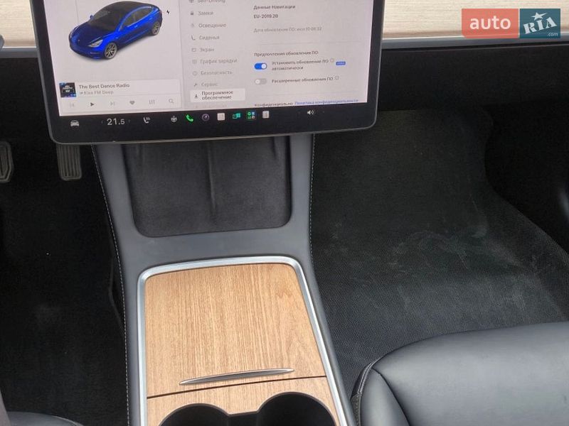 Седан Tesla Model 3 2021 в Солотвине