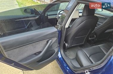 Седан Tesla Model 3 2021 в Солотвине