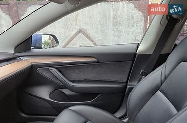 Седан Tesla Model 3 2021 в Солотвине