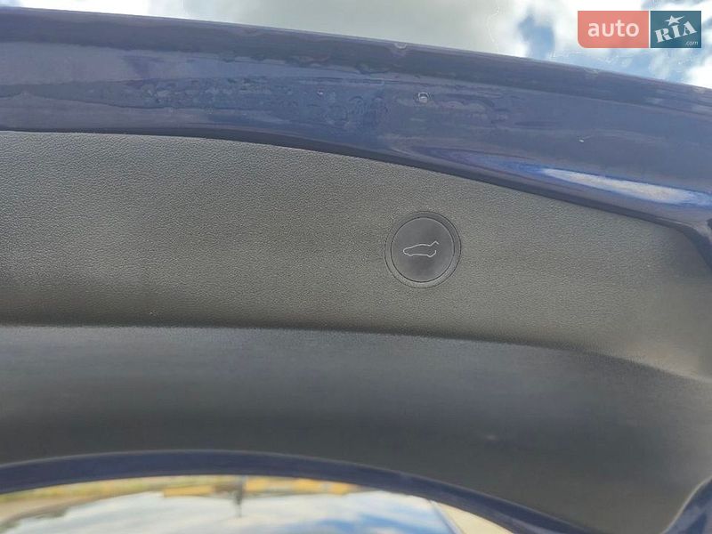 Седан Tesla Model 3 2021 в Солотвине