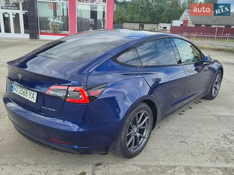 Седан Tesla Model 3 2021 в Солотвине