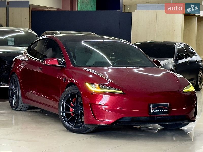 Седан Tesla Model 3 2024 в Николаеве