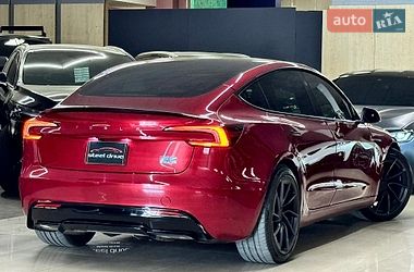Седан Tesla Model 3 2024 в Николаеве