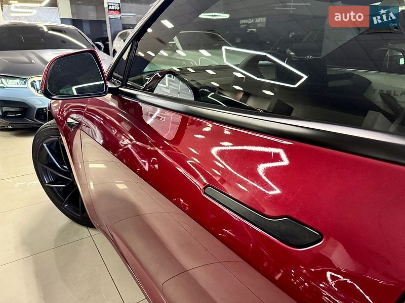 Седан Tesla Model 3 2024 в Николаеве