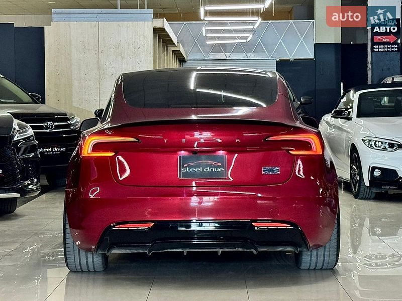 Седан Tesla Model 3 2024 в Николаеве