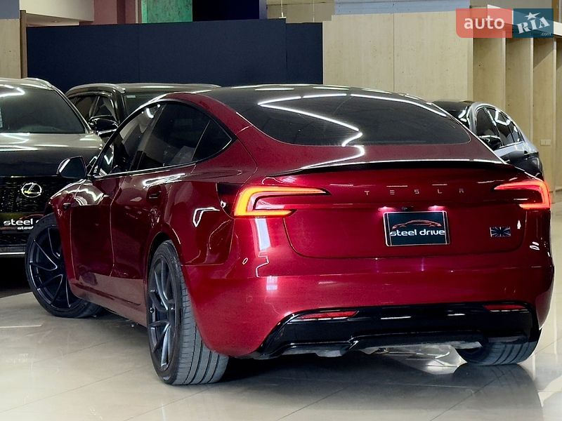 Седан Tesla Model 3 2024 в Николаеве