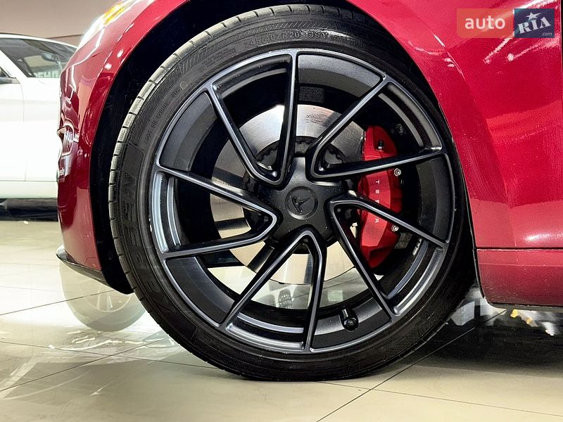 Седан Tesla Model 3 2024 в Николаеве