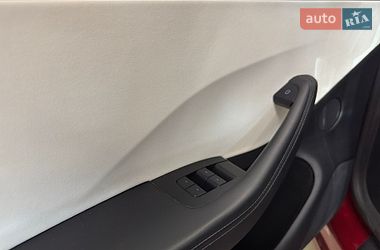 Седан Tesla Model 3 2024 в Николаеве