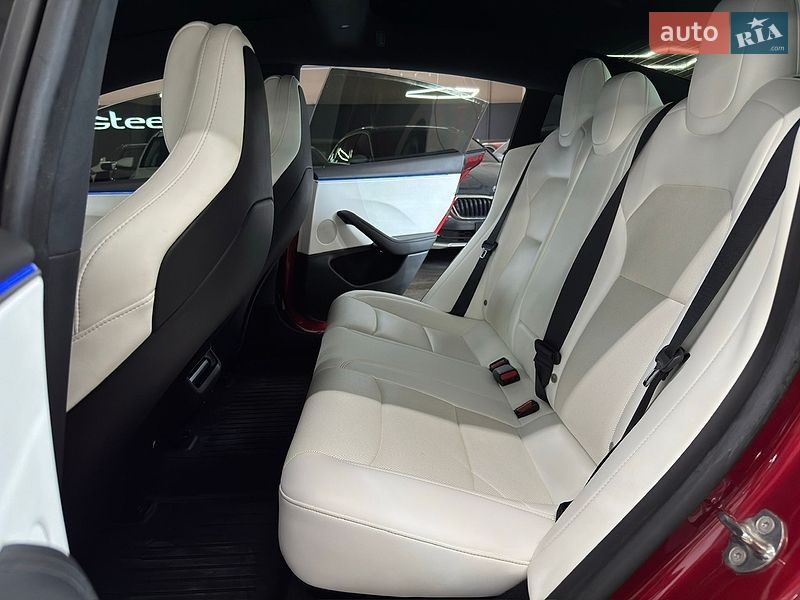 Седан Tesla Model 3 2024 в Николаеве