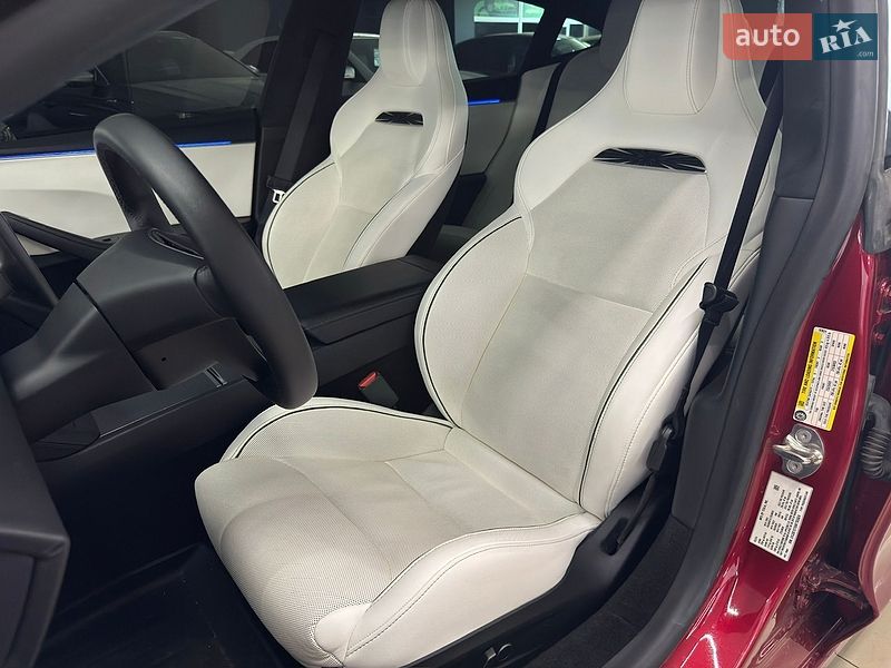 Седан Tesla Model 3 2024 в Николаеве