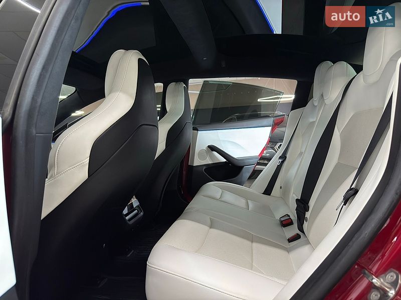 Седан Tesla Model 3 2024 в Николаеве